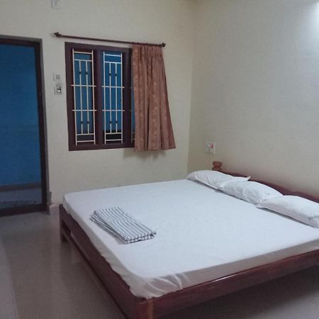Sakthi Guest House & Residency, By Saraswathi Groups, Thirunallar, Karaikal Pillaittiruvasal Dış mekan fotoğraf