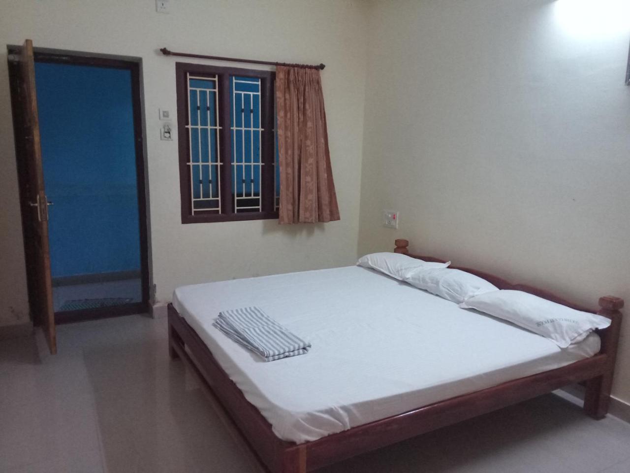 Sakthi Guest House & Residency, By Saraswathi Groups, Thirunallar, Karaikal Pillaittiruvasal Dış mekan fotoğraf